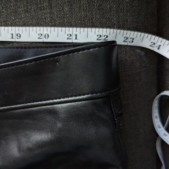 Abercrombie & Fitch The Skinny High Rise Faux Leather Pants Short Inseam - Picture 6 of 9